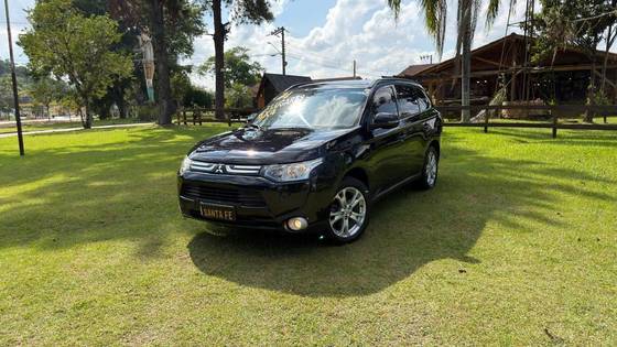 MITSUBISHI OUTLANDER 3.0 GT 4X4 V6 24V GASOLINA 4P AUTOMÁTICO